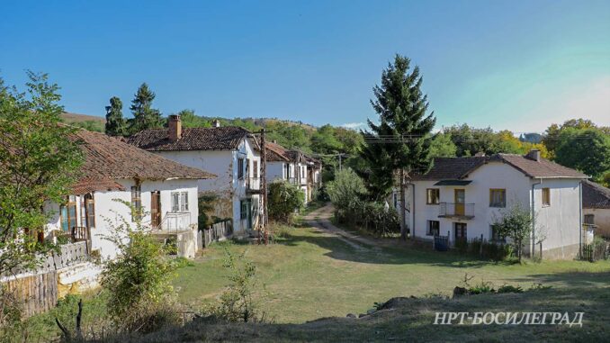 Selo-Izvor